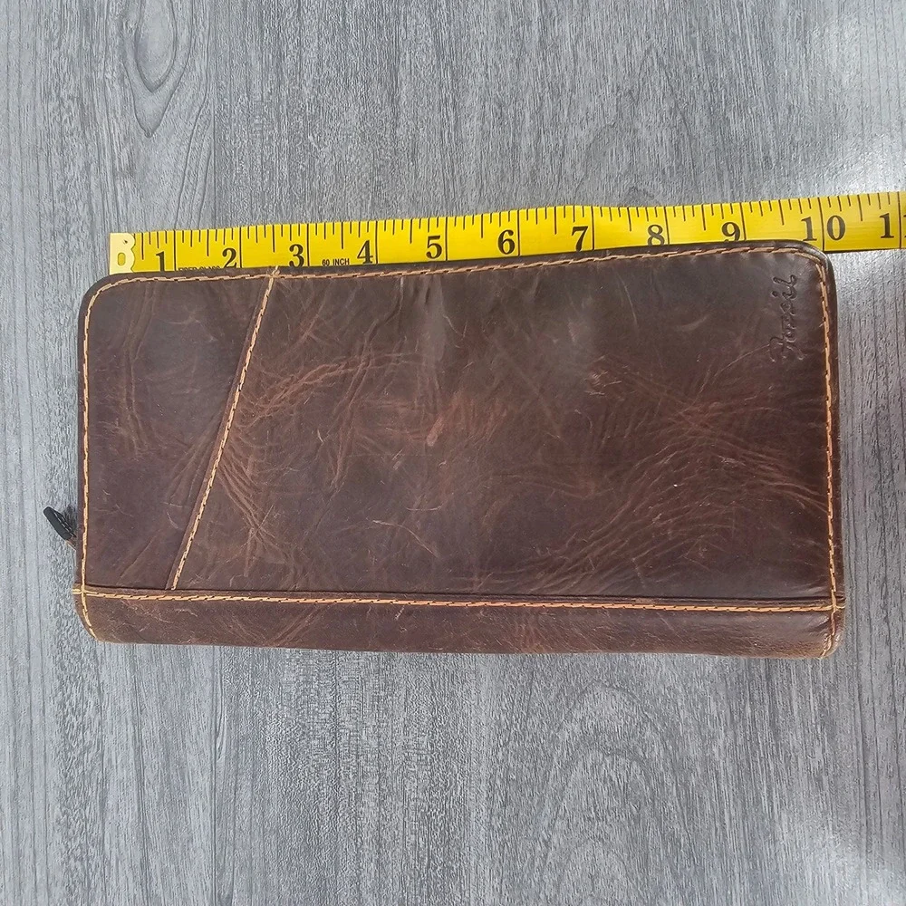 Fossil Brown Genuine Leather Distressed Zip Passport Travel Wallet Vintage